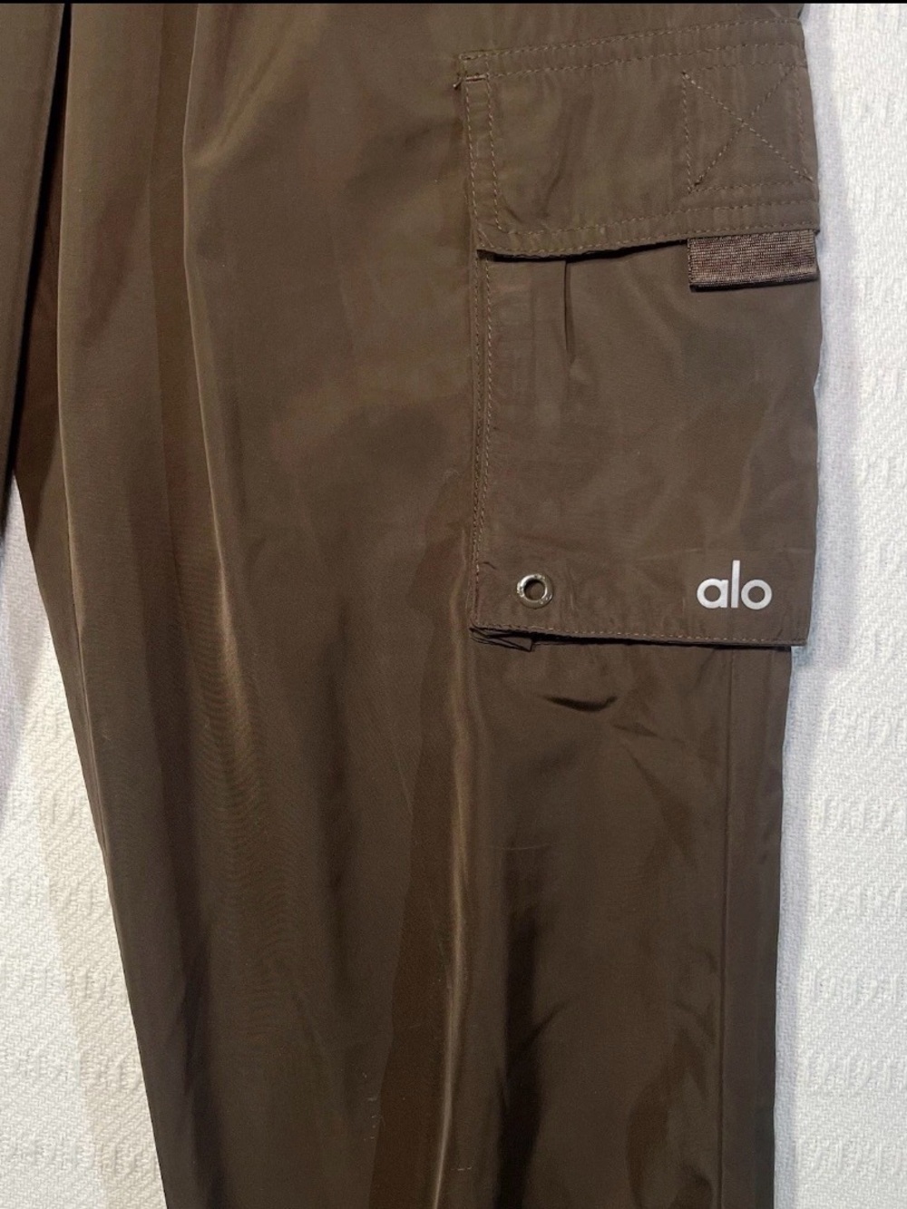 Alo Yoga It Girl Cargo Jogger Pant Womens XS Espresso Brown - Picture 3 of 6